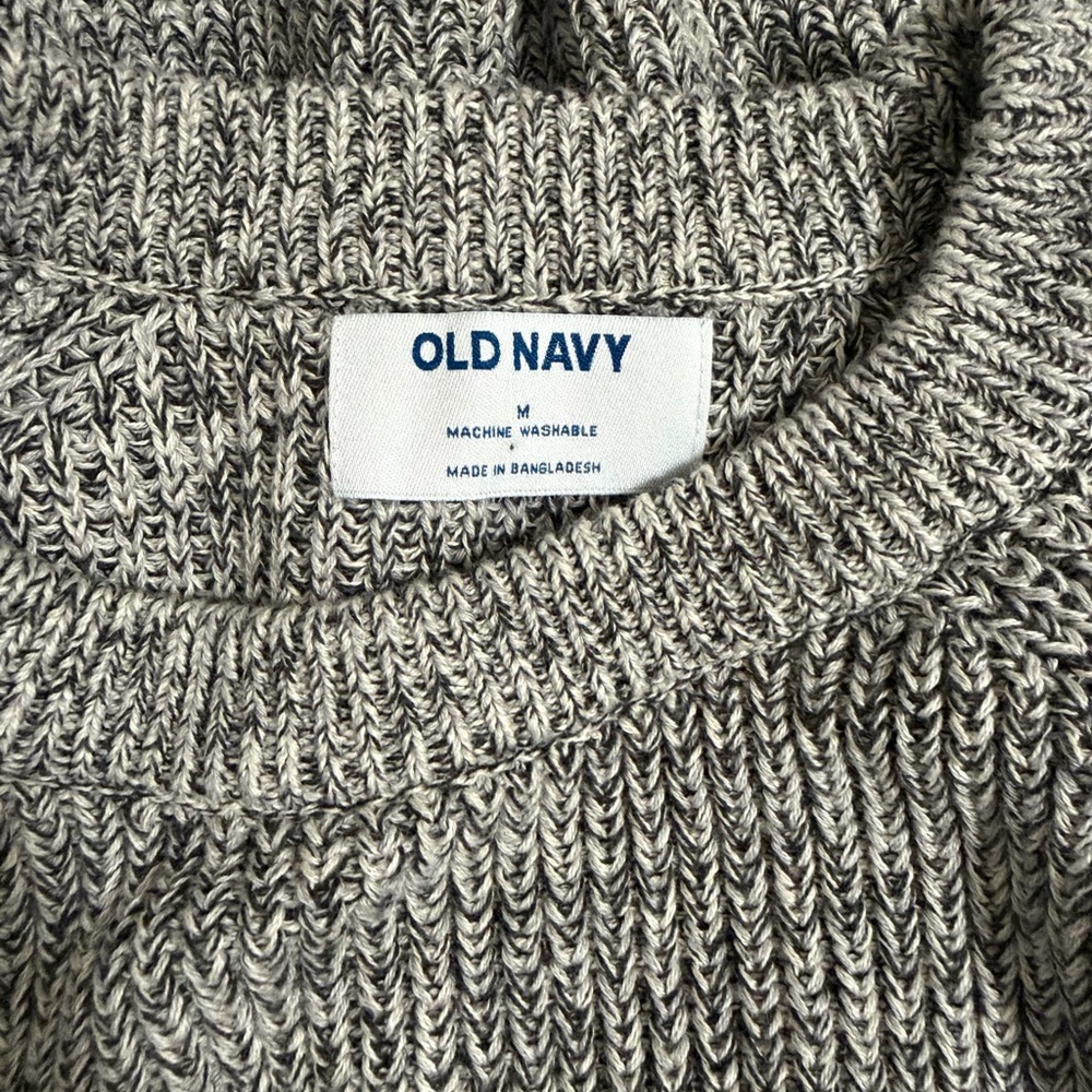 Old Navy Men's Off-White and Black Crewneck Sweater - Picture 5 of 6